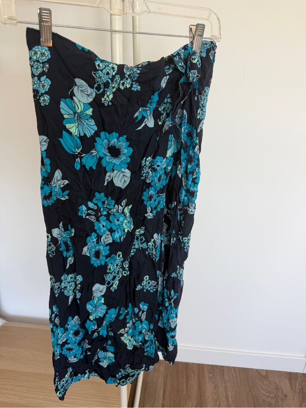 ✨ Free People Blue & Teal Floral Tie-Side Wrap Midi Skirt ✨